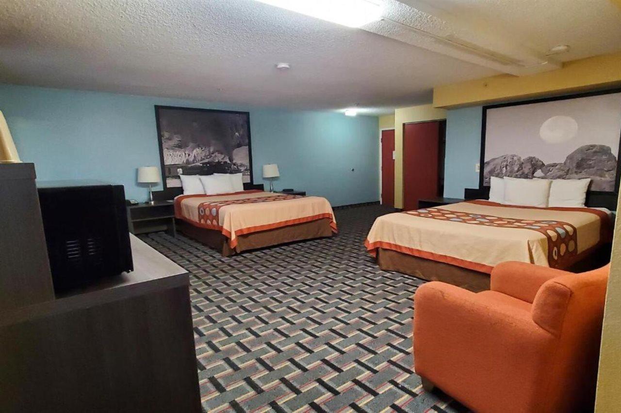 Super 8 By Wyndham Henderson North East Denver Exterior photo